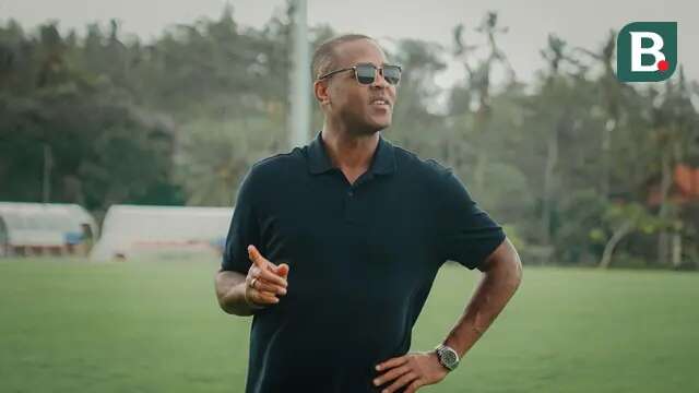 Pelatih Timnas Indonesia, Patrick Kluivert di Bali United Training Center, Rabu (21/5/2025). (Bola.com/Alit Binawan)