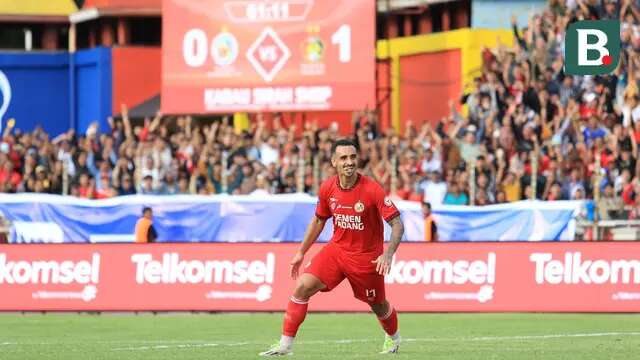 Bruno Gomes usai mencetak gol penyama kegawang Persik Kediri. Gol itu menyelamatkan Semen Padang dari kekalahan dalam lanjutan BRI liga 1 pekan ke-33 di Stadion H.Agus Salim, Kota Padang, Minggu (18/05/2025). (Nandang Permana/Bola.com)
