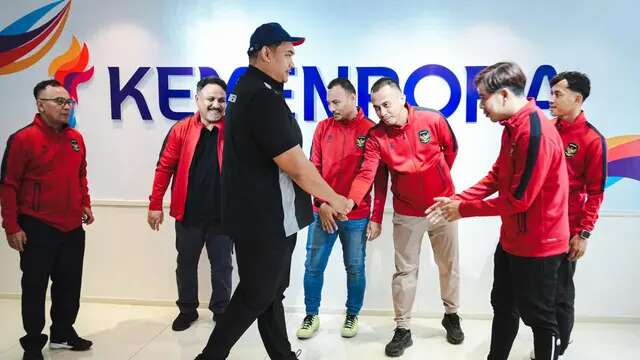 Skuad Timnas Minifootball Indonesia bertemu dengan Menpora RI Dito Ariotedjo (16/5/2025) sebelum berlaga di Piala Dunia Minifootball 2025. (Dok. Kemenpora RI)