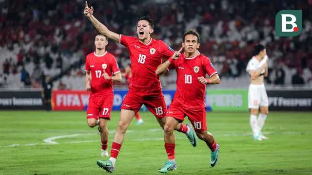 Selebrasi gelandang Timnas Indonesia, Egy Maulana Vikri (kanan) bersama Justin Hubner setelah mencetak gol ke gawang Vietnam pada laga Grup F kualifikasi Piala Dunia 2026 Zona Asia di Stadion Utama Gelora Bung Karno (SUGBK), Senayan, Jakarta, Kamis (21/3/2024). (Bola.com/Bagaskara Lazuardi)