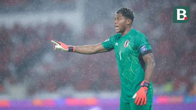 Kiper Timnas Jepang, Zion Suzuki, saat melawan Timnas Indonesia pada Kualifikasi Piala Dunia 2026 Zona Asia di Stadion Gelora Bung Karno, Senayan, Jakarta, Jumat (15/11/2024) malam WIB. (Bola.com/Bagaskara Lazuardi)