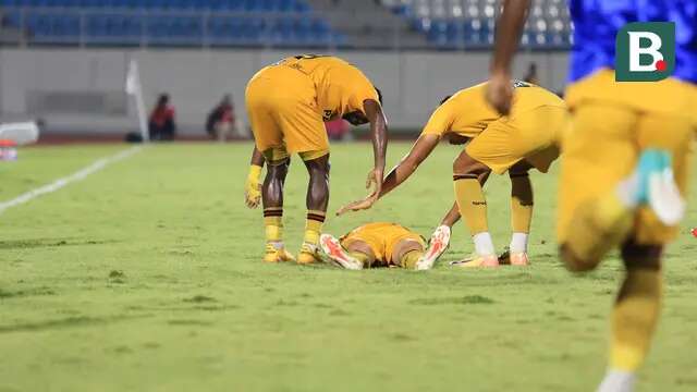 Semen Padang selamat dari degradasi BRI Liga 1 2024/2025 setelah mengalahkan Arema FC 2-0 di Stadion Kanjuruhan, Kabupaten Malang, Sabtu (24/5/2025). (Bola.com/Nandang Permana)
