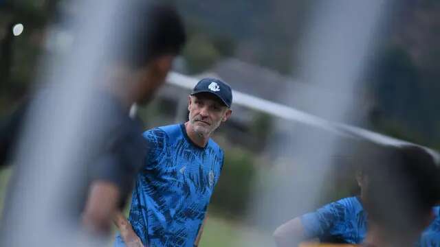 Pelatih Arema, Joel Cornelli. (Iwan Setiawan/Bola.com)