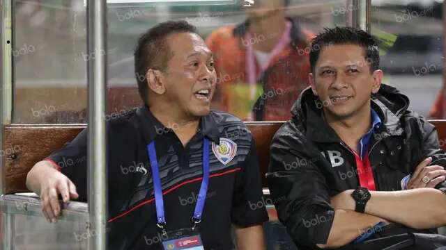 Nirwan Bakrie (kiri), Torabika Bhayangkara Cup 2016, Arema Cronous