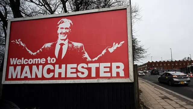 Sir Jim Ratciffe jadi pemilik saham minoritas di Manchester United. MU sudah berada di lantai bursa sejak dibeli keluarga Glazer. (AFP)