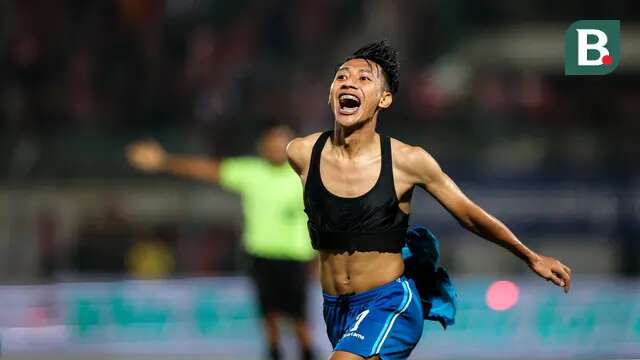 Selebrasi gelandang Persib Bandung, Beckham Putra setelah mencetak gol ketiga timnya ke gawang Madura United pada laga leg kedua final Championship Series BRI Liga 1 2023/2024 di Stadion Gelora Bangkalan, Madura, Jumat (31/5/2024). (Bola.com/Bagaskara Lazuardi)