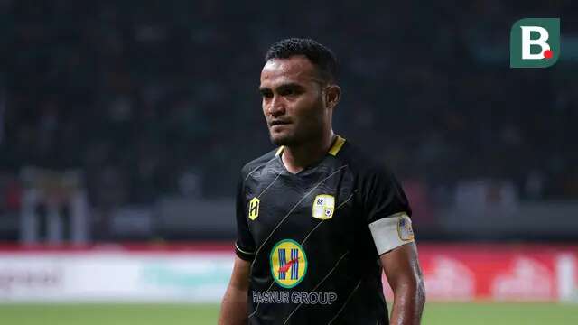 Pemain Barito Putera, Rizky Pora saat laga lanjutan BRI Liga 1 2023/2024 antara Persija Jakarta melawan Barito Putera di Stadion Patriot Candrabhaga, Bekasi, Sabtu (07/10/2023). (Bola.com/Bagaskara Lazuardi)