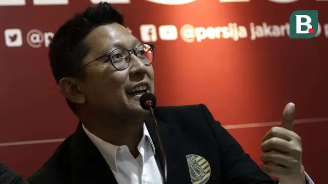 Presiden Persija Jakarta, Mohamad Prapanca, saat jumpa pers jelang peluncuran tim di Kantor Persija, Kuningan, Jakarta, Jumat (21/2). Peluncuran tim Persija akan diisi dengan laga uji coba melawan tim asal Singapura.(Bola.com/Yoppy Renato)