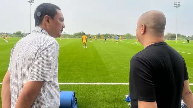 Chief Executive Officer (CEO) PSIS Semarang, Yoyok Sukawi, saat meninjau kesiapan Lapangan Kick Off, POJ City, Semarang untuk alternatif kandang mereka di Liga 1 2024/2025. (DOK PSIS)