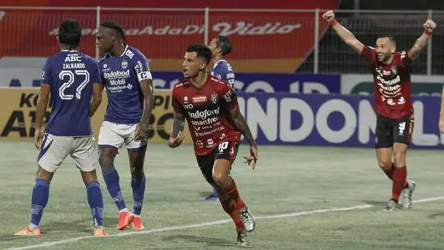 Penyerang Bali United, Stefano Lilipaly, merayakan gol yang dicetaknya ke gawang Persib Bandung dalam laga pekan ke-19 BRI Liga 1 2021/2022, Kamis (13/1/2022). (Dok. Bali United)