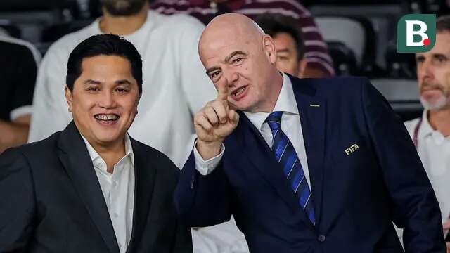 Ketua Umum PSSI, Erick Thohir dan Presiden FIFA, Gianni Infantino hadir menyaksikan laga final Piala Dunia U-17 2023 antara Timnas Jerman U-17 menghadapi Timnas Prancis U-17 di Stadion Manahan, Solo, Sabtu (2/12/2023). (Bola.com/Bagaskara Lazuardi)