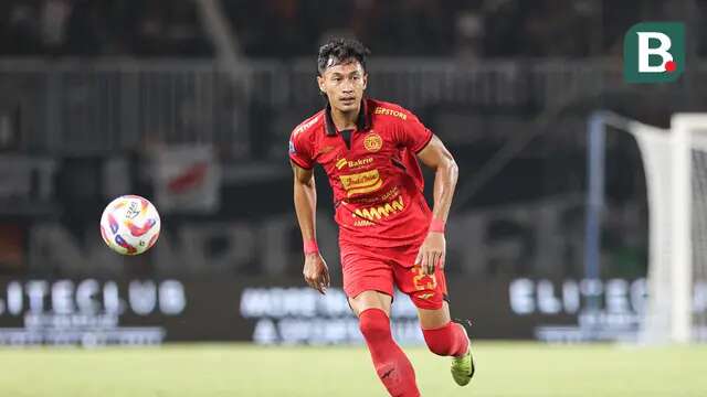 Hansamu Yama saat Persija Jakarta bertanding melawan Semen Padang pada pekan ke-30 Liga 1 2024/2025 di Stadion Pakansari, Kabupaten Bogor, Minggu (27/4/2025). (Bola.com/Abdul Aziz)