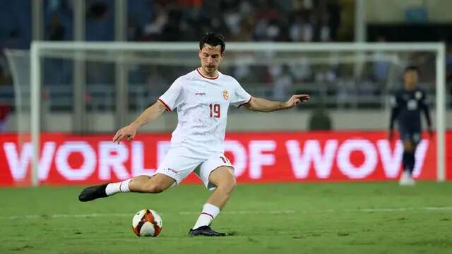 Pemain Timnas Indonesia, Thom Haye menendang bola pada laga Grup F Kualifikasi Piala Dunia 2026 melawan Vietnam di My Dinh Stadium, Vietnam, Selasa (26/03/2024). (Dok.PSSI)