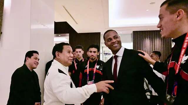 Presiden Prabowo Subianto menemui langsung para pemain Timnas Indonesia di Hotel Fairmont Jakarta, Selasa (25/3/2025). (Foto: Biro Pers Sekretariat Presiden)