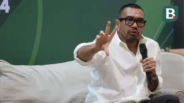 Anggota Exco PSSI, Arya Sinulingga berbicara dalam diskusi Asosiasi Pesepak Bola Profesional Indonesia (APPI) dan PSSI Pers di GBK Arena, Jakarta Pusat, Selasa (25/6/2024). (Bola.com/M Iqbal Ichsan)