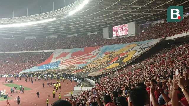 Tifo di tribune selatan SUGBK yang ditempati oleh kelompok Ultras Garuda, melambangkan harapan lolos ke Piala Dunia 2026. (Bola.com/Hery Kurniawan)