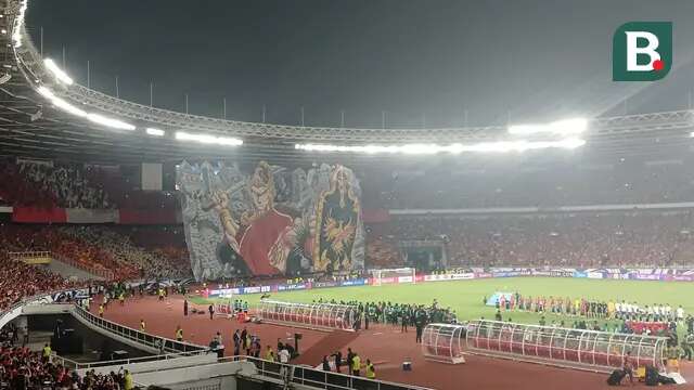 Tifo tribune utara dari La Grande Indonesia bertajuk Gatotkaca. (Bola.com/Hery Kurniawan)