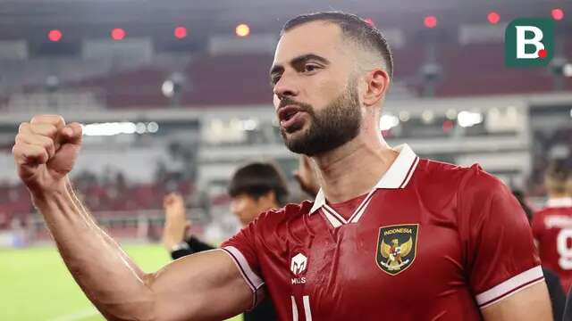 Jordi Amat. Bek tengah naturalisasi kelahiran Spanyol berusia 30 tahun yang sejak 1 Juli 2022 memperkuat Johor Darul Ta'zim ini menjadi pemain dengan nilai pasar tertinggi di kubu Timnas Indonesia pada ajang Piala AFF 2022. Setelah dicoretnya Sandy Walsh, Jordi Amat yang berbanderol 1 juta euro atau setara Rp16,7 miliar otomatis menjadi pemain termahal Timnas Garuda. Bersama Timnas Indonesia, ia baru mengoleksi satu caps saat menang 2-1 atas Kamboja pada matchday pertama fase grup Piala AFF 2022 (23/12/2022). (Bola.com/M Iqbal Ichsan)