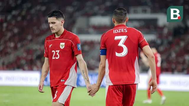Bek Timnas Indonesia, Justin Hubner dan Jay Idzes, dalam laga melawan Bahrain di SUGBK, Jakarta, Selasa (27/3/2025). (Bola.com/Bagaskara Lazuardi)