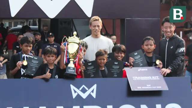 Keisuke Honda saat hadir di acara 4v4 Indonesia Cup yang dilaksanakan di Asiop Stadium, Jakarta pada Minggu (06/08/2025).