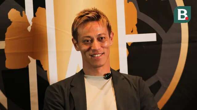 Keisuke Honda saat hadir di acara Press Conference terkait Laga Asia Warriors melawan Klub Professional Indonesia di Asiop Stadium pada Minggu (060/08/2025).