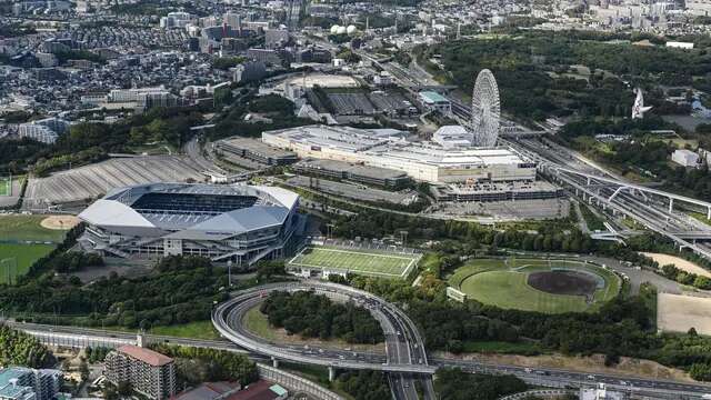 Foto udara yang memperlihatkan Stadion Panasonic di Suita, Osaka, Jepang. Stadion ini akan menjadi venue yang menggelar duel Jepang vs Timnas Indonesia di Kualifikasi Piala Dunia 2026 zona Asia, Selasa (10/6/2025). (Richard A. Brooks / AFP)