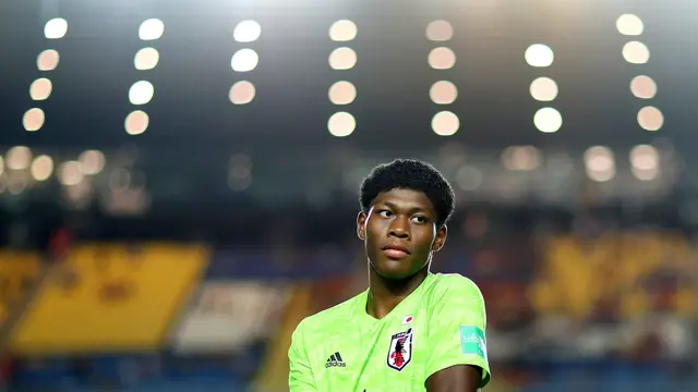 Kiper Muda Jepang Zion Suzuki merapat ke MU (Twitter)