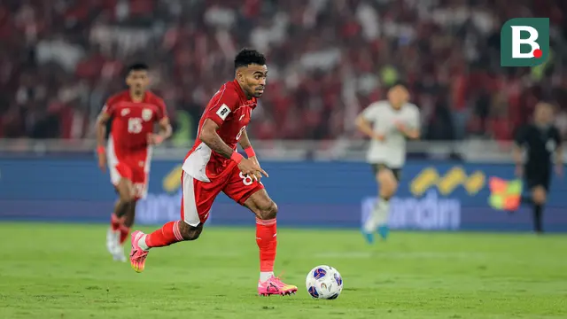 Pergerakan Yakob Sayuri saat memperkuat Timnas Indonesia melawan China pada laga Kualifikasi Piala Dunia 2026 zona Asia di Stadion Utama Gelora Bung Karno (SUGBK) Senayan, Jakarta, Kamis (5/6/2025) malam WIB. (Bola.com/Bagaskara Lazuardi)