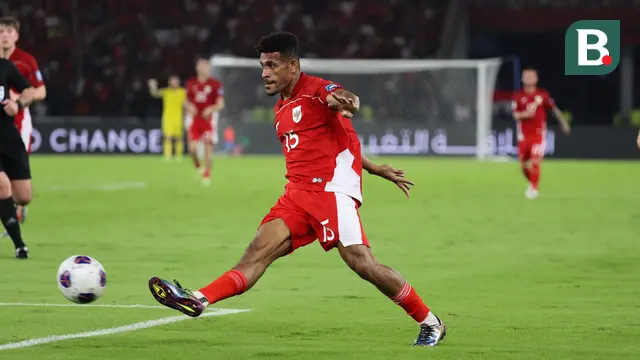 Gelandang Timnas Indonesia, Ricky Kambuaya, tampil gemilang ketika timnya menang 1-0 atas Timnas Bahrain pada laga kedelapan putaran ketiga Grup C kualifikasi Piala Dunia 2026 di Stadion Utama Gelora Bung Karno, Jakarta, Selasa (25/3/2025) malam WIB. (Bola.com/Abdul Aziz)