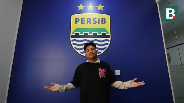 Saddil Ramdani resmi bergabung dengan Persib Bandung, kontrak tiga musim. (Bola.com/Erwin Snaz)