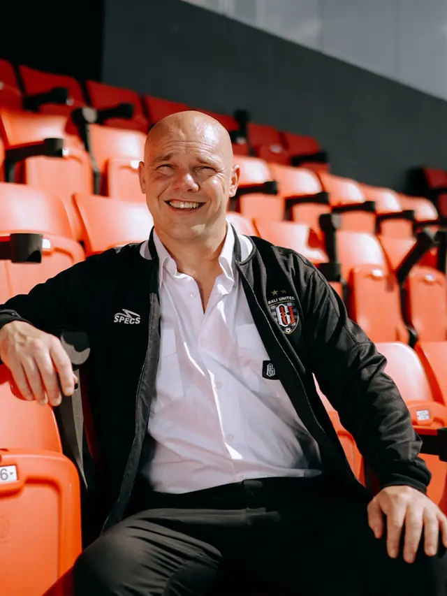 Johnny Jansen resmi ditunjuk sebagai pelatih anyar Bali United, Selasa (27/5/2025). (dok. Bali United)