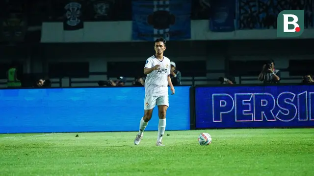 Persik kemungkinan tak diperkuat Hamra Hehanusa saat menjamu PSM pada pekan ke-23 BRI Liga 1 2023/2024. (Bola.com/Gatot Sumitro)