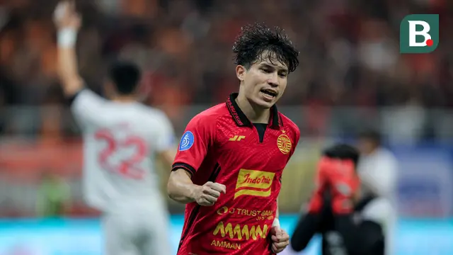 Pemain Persija Jakarta, Ryo Matsumura melakukan selebrasi setelah mencetak gol ke gawang Persis Solo pada laga lanjutan BRI Liga 1 2024/2025 di Jakarta International Stadium (JIS), Jakarta Utara, Sabtu (24/08/2024). (Bola.com/Bagaskara Lazuardi)