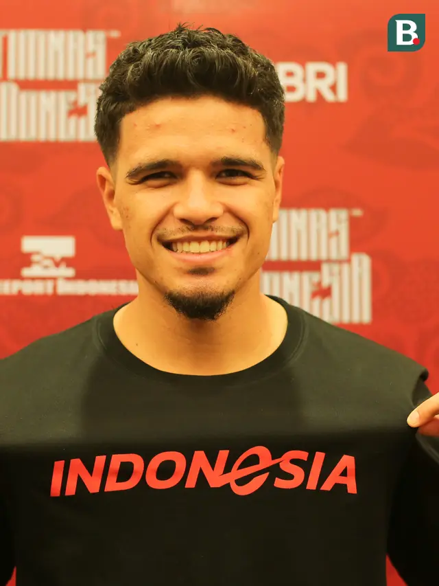 Ragnar Oratmangoen mengadiri Media Day Timnas Indonesia yang digelar di Hotel Fairmont, Jakarta, Minggu (17/3/2024) malam WIB. (Bola.com/Abdul Aziz)