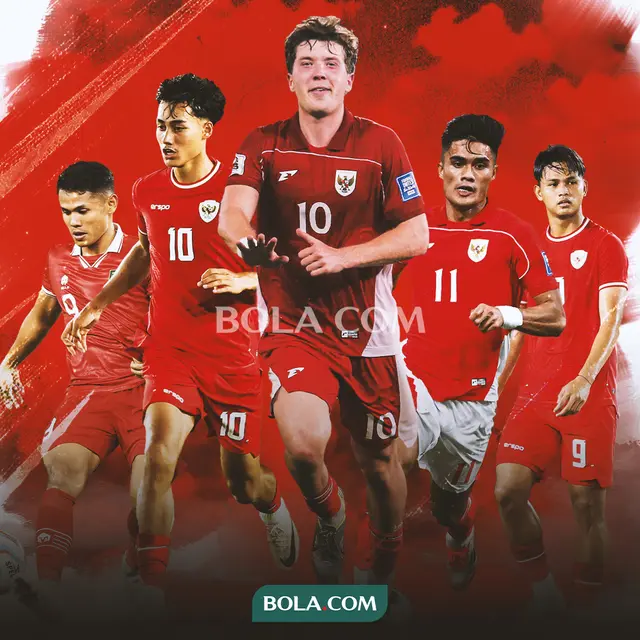 Timnas Indonesia - Ole Romeny dikelilingi beberappa striker Indonesia