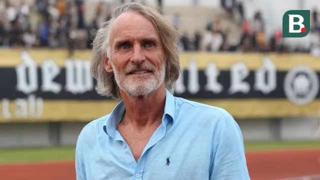 Pelatih kepala Dewa United, Jan Olde Riekerink setelah laga pekan pertama BRI Liga 1 2023/2024 antara Dewa United melawan Arema FC di Stadion Indomilk, Tangerang, Minggu (02/07/2023). (Bola.com/Bagaskara Lazuardi)