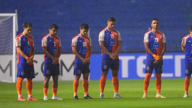 Asnawi Mangkualam (kedua dari kiri) bermain di AFC Champions League 2 2024/2025. (Dok. Port FC)