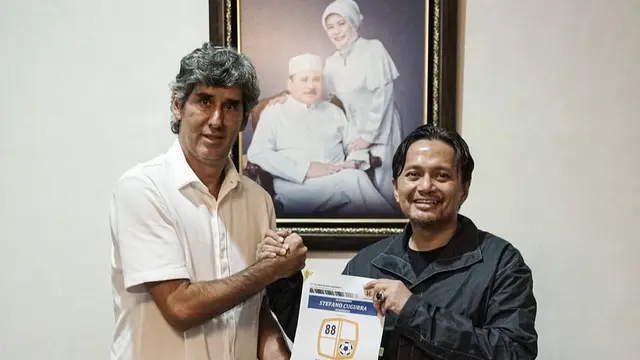Stefano Cugurra menjadi pelatih Barito Putera di Liga 2 2025/2026. (Dok. Barito Putera).