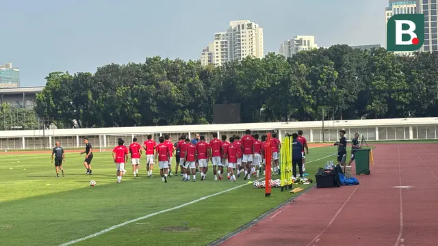 Sesi latihan Timnas Indonesia U-23 jelang Piala AFF U-23 2025 di Stadion Madya, Gelora Bung Karno, Jakarta, Senin (23/6/2025). (Bola.com/Hery Kurniawan).
