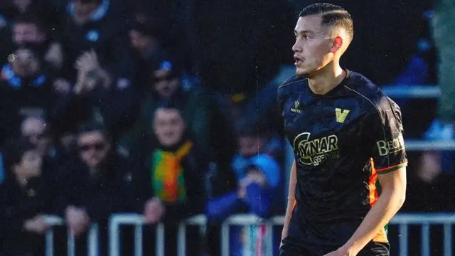 Jay Idzes, Venezia musim 2024/2025. (X @VeneziaFC_EN)