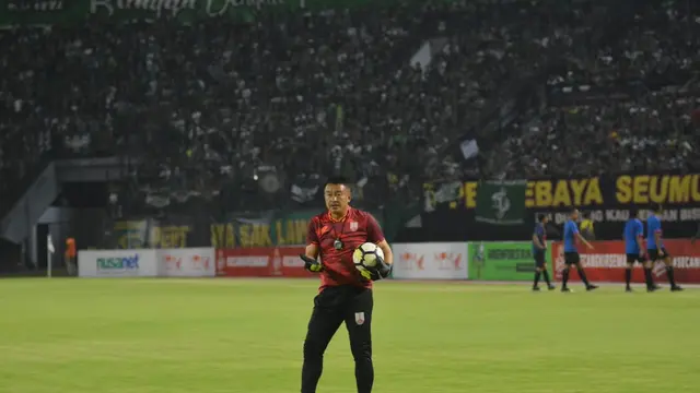Eks kiper Timnas Indonesia, Hermansyah. (Permana Kusumadijaya/Bola.com)
