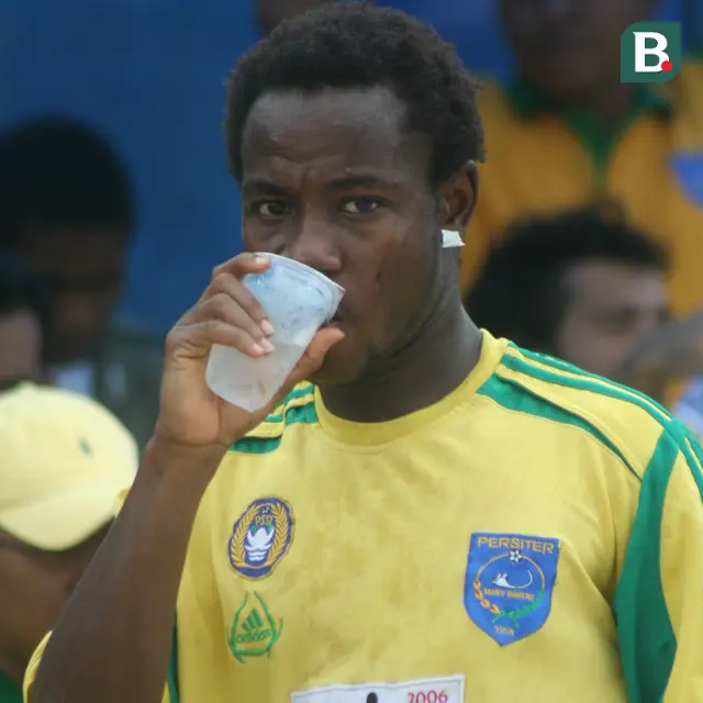 Mendiang Jhon Tarkpor ketika membela Persiter di Divisi Utama 2005/2006. (Bola.com/Gatot Sumitro)