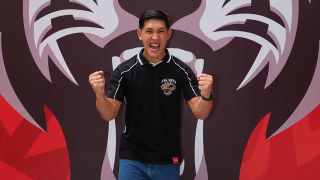 Eksel Runtukahu bergabung dengan Persija Jakarta. (Bola.com/Dok.Media Persija Jakarta).