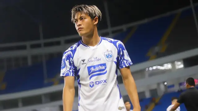 Bek PSIS Semarang, Alfeandra Dewangga. (Bola.com/Dok.Instagram Alfeandra Dewangga)