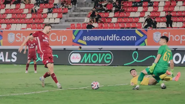 Nermin Haljeta mencetak gol untuk PSM Makassar saat menjamu Thanh Hoa dalam lanjutan fase grup ASEAN Club Championship 2024/2025 di Stadion Kapten I Wayan Dipta, Gianyar, Rabu (5/2/2025). (Dok. PSM)