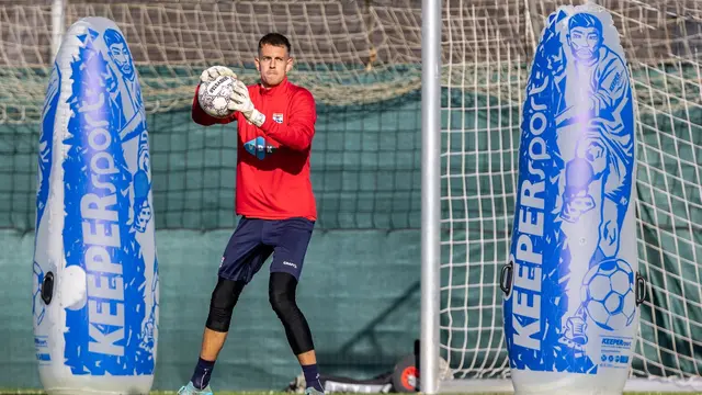 Kiper PEC Zwolle, Mike Hauptmeijer. (De Swollenaer)