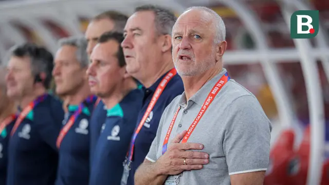 Pelatih Australia, Graham Arnold, saat melawan Timnas Indonesia pada laga kedua Grup C Kualifikasi Piala Dunia 2026 Zona Asia di Stadion Utama Gelora Bung Karno (SUGBK), Jakarta Pusat, pada Selasa (10/9/2024). (Bola.com/Bagaskara Lazuardi)