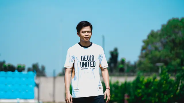 Edo Febriansah diperkenalkan sebagai pemain baru Dewa United, Minggu (29/6/2025). (Dok. Dewa United)
