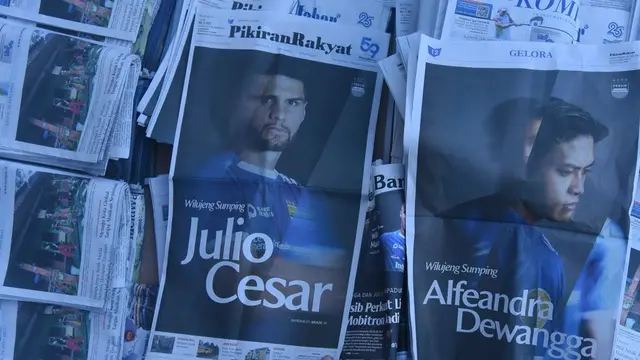 Julio Cesar diperkenalkan sebagai pemain baru PERSIB melalui medium Harian Umum Pikiran Rakyat edisi Kamis, 26 Juni 2025. (persib.co.id)