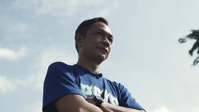 Pelatih anyar PSIS Semarang, Kahudi Wahyu Widodo, yang akan memimpin Mahesa Jenar mengarungi Liga 2 2025/2026. (Bola.com/Radifa Arsa)